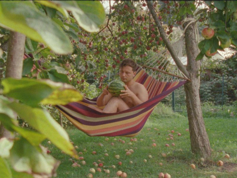 JARDINS COMUNITÁRIOS – Vytautas Katkus, Lituânia, 2019, fic, 15’